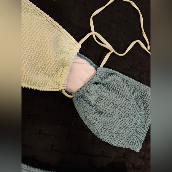 Two-Tone Textured Bikini Set - Picture 4 of 6